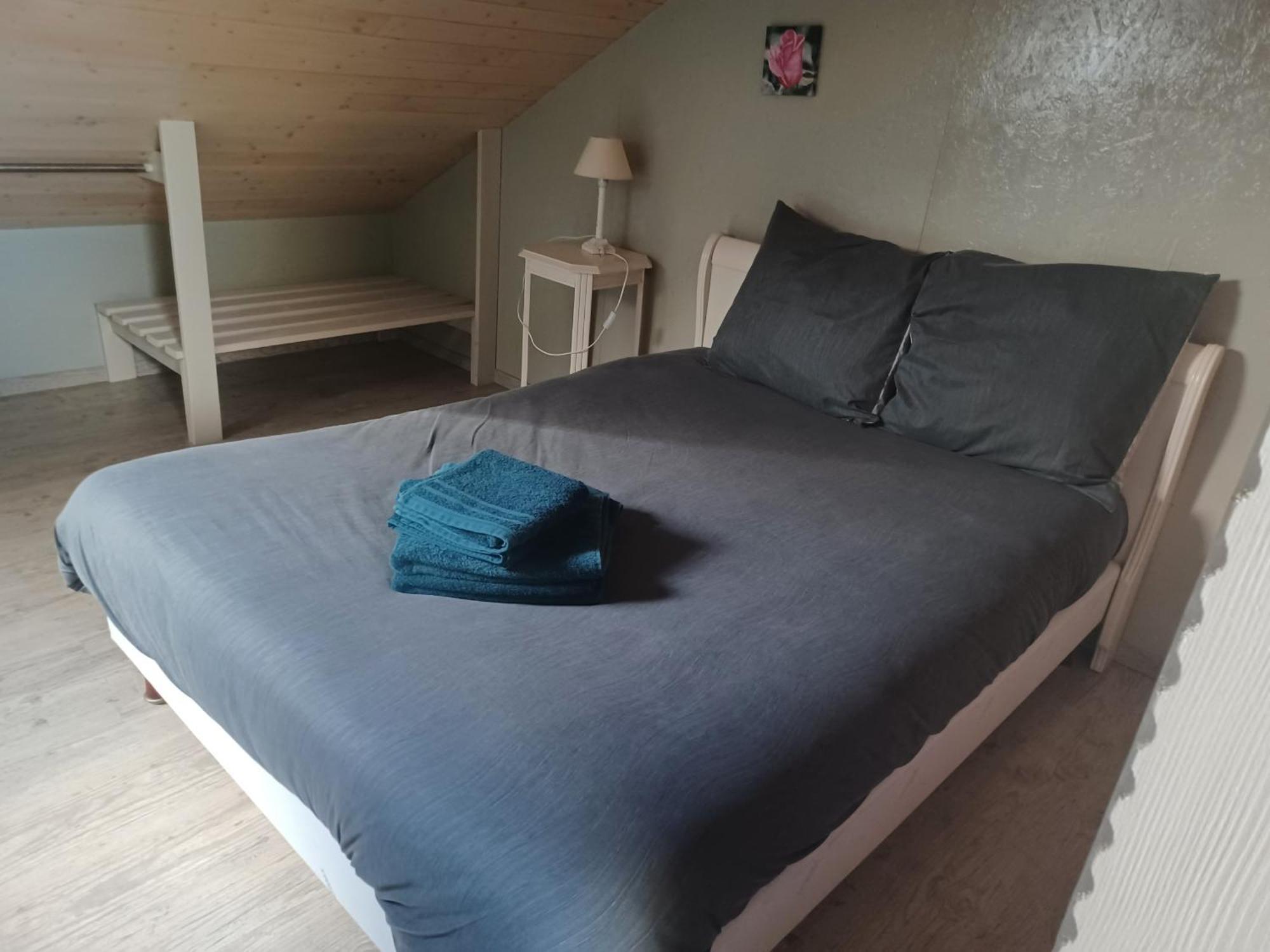 Gites Les 2 Clos Au Pied Du Mont Pontorson Room photo